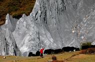 川藏线上的墨石公园：别样的风景线